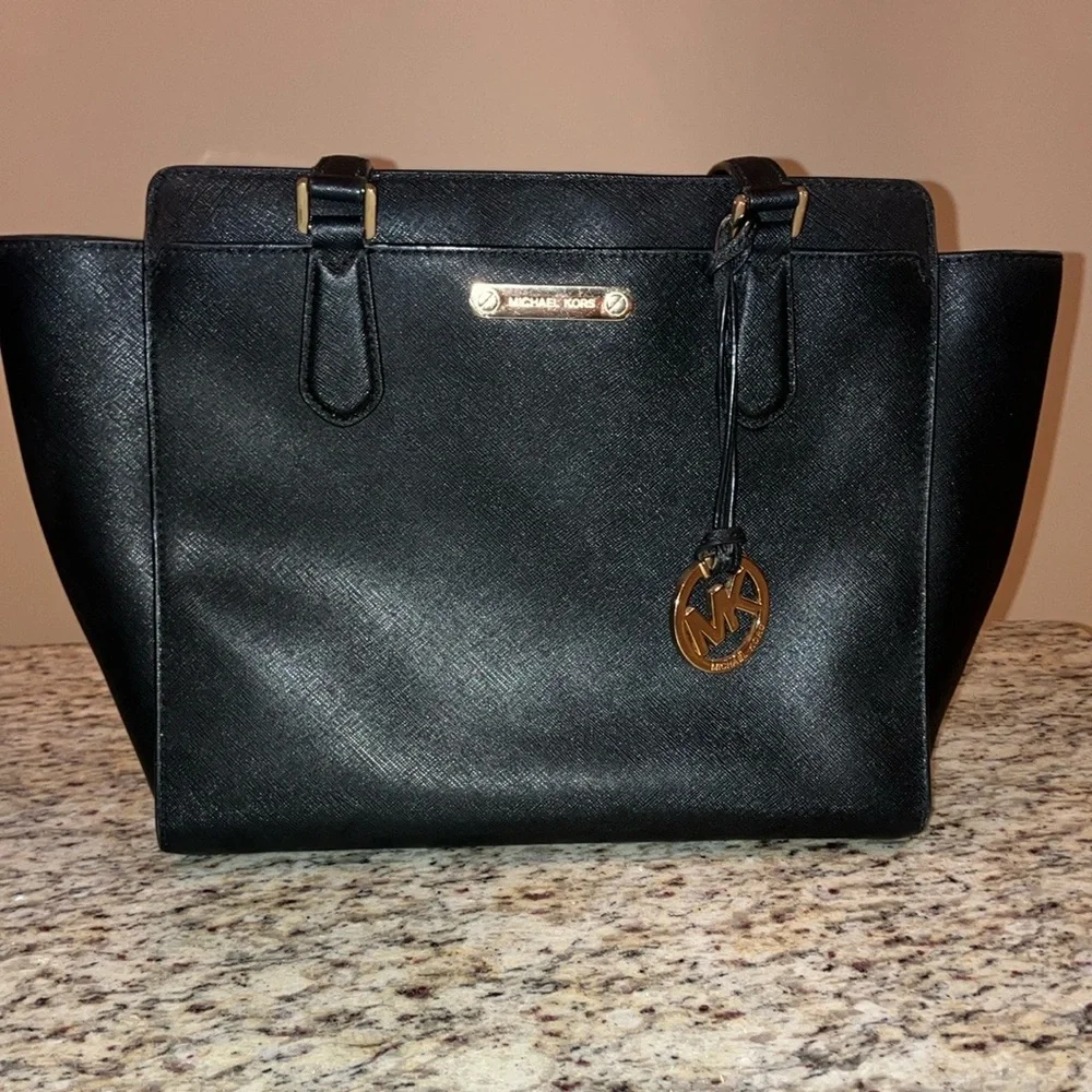 Michael Kors Black Purse Tote Bag Zipper Closure All Occasion Shoulder Handbag - Picture 1 of 10